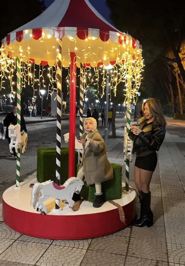 Bashek la festivali izmir bo sari sal #شيلان_اكجان #shilanakcan 💋🤍💋🎄❄️☃️❤️ #kültürpark