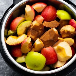 41K views · 132 reactions | This Instant Pot apple butter tastes like it was cooked all day - but secretly only takes just over an hour!  Recipe: https://sweetpeasandsaffron.com/instant-pot-apple-butter/ | Sweet Peas & Saffron | Facebook