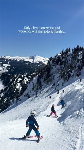 Kathryn Mueller on Instagram: "I can’t wait for ski season to start!🙌🏻 I’m over the rain. I’m ready to spend our weekends cruising around the mountain. Who else is getting excited for ski season?🙋‍♀️ We love Stevens Pass because there is terrain for every ability - from easy blues to steep chutes. We spend pretty much every chance we can in the winter on the mountain. We also love night skiing. If you haven’t been before, you should check it out. After the sun goes down, the lights come on, a
