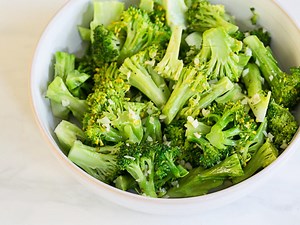 Quick & Easy Lemon Garlic Broccoli | Cook Smarts Recipe