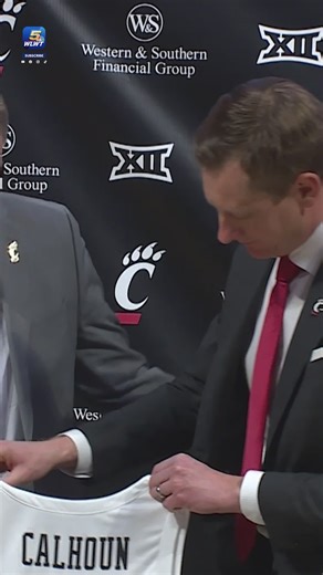 Bob Huggins returns to Cincinnati, praises new UC basketball coach Calhoun