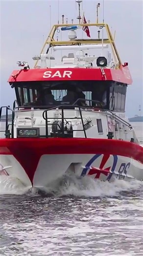 43K views · 374 reactions | Bli med redningsmann Håvard Vedvik (@rescue_hebbe )om bord i RS «Inge Steensland» i Arendal. Skøyta har, siden den ble satt i tjeneste i 2010, reddet 13 liv og assistert nesten 4000 fartøyer. | Redningsselskapet | Facebook