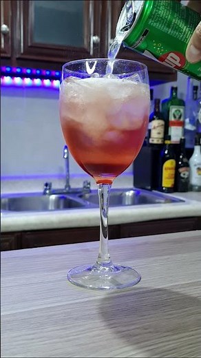 How to Prepare a Citric Rosé? 🍷🍋🍓🧊 | Rosé Wine Cocktail | Super Easy to Prepare #Short