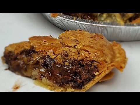 Chocolate Chip Cookie Pie! Tasty Dessert- It's So Good!