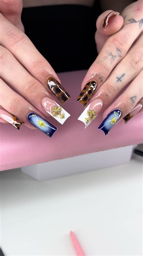 #fyp #xyzbca #trending #acrylicnails #gold @brit @Dynamic Nail Supply store @Young Nails @Curtis🤍