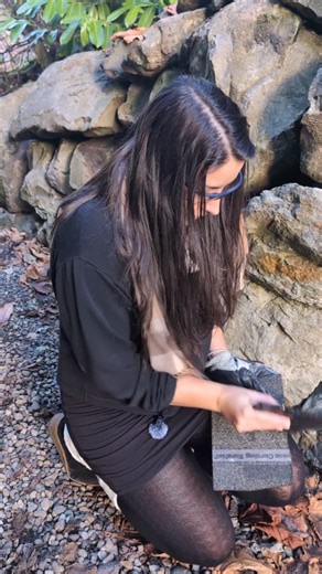 Carley Schwoerer on Instagram: "As a flintknapper, I'm constantly fascinated by the natural materials that connect us to our past. There's something truly special about transforming raw obsidian into a useful tool. But what really brings these elements together? Pine pitch glue! 🌲 This amazing adhesive, made from pine resin and charcoal acts as the perfect binder, ensuring a strong and lasting bond. It's an ancient technology that continues to amaze me with its effectiveness. #flintknapping #ob