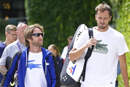 Russian tennis legend thinks Daniil Medvedev should have fired Gilles Cervara earlier