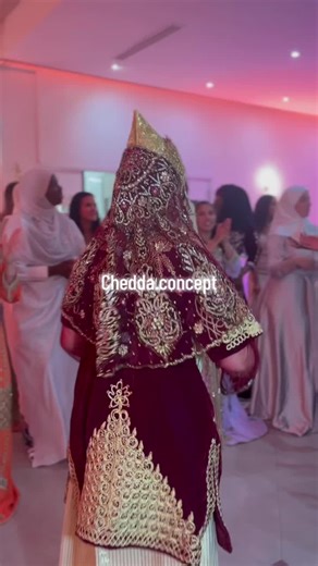 Chedda: La Robe Traditionnelle Algérienne en Évidence