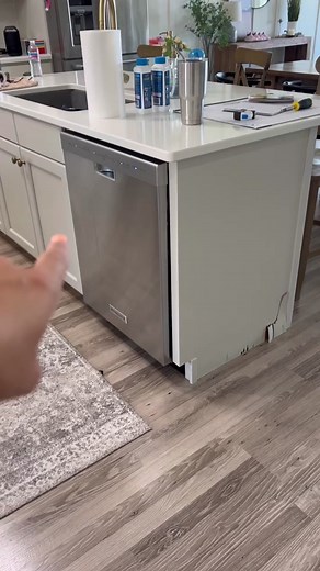 #kitchenislandmakeover #kitchenisland #diybeforeandafter #diy #doityourself #dreamkitchen #kitchenmakeover #kitchenmakeoveronabudget