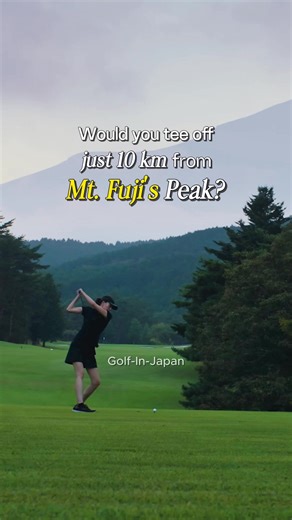 Enjoying Golf with Mt. Fuji as a Backdrop