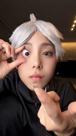 How to wear colored contact lenses correctly #cosplay