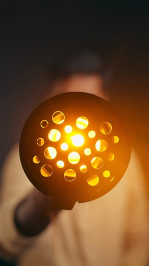 Dev || Teaching Photography & Cinematography on Instagram: "Powerful light in a tiny flash ⚡ Hiffin G Flash is made for creators who want clean skin tones, sharp focus, and instant brightness in any shooting condition. Perfect for wedding photography, portraits, reels, and low-light cinematography — small size, strong output, and reliable performance when the moment matters. 💬 Comment “FLASH” and I’ll send you the direct buying link."