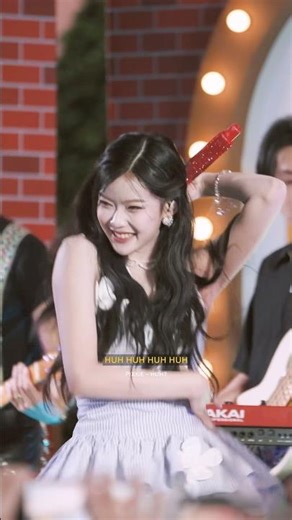 PiXXiE - HUH?Live At งาน Terminal21 Christmas Express [19.12.2025]