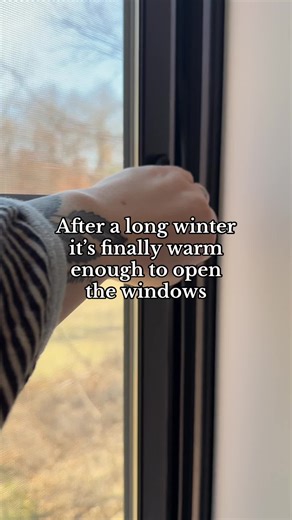 Hoping it won’t snow again. Knowing it probably will. 😬😂 #spring