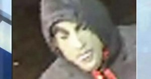 Robber flips off clerk after getting no money