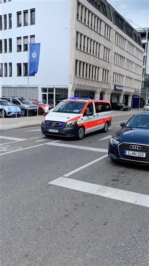 NEF mit RTW zum Einsatz, Stuttgart /Kompressorhorn und Pressluft
