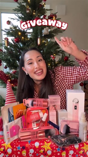 Christine | Lifestyle & Hälsa on Instagram: "GIVEAWAY för att fira 40K 🥳 (innehåller reklam för @yepposoonsoo.se ). Skönhetsprodukter till ett värde av totalt 7934 SEK. Tävlingsregler: 💖 Följ mig @oddlychristine på instagram 💖 Gilla och spara bilden 💖 Kommentera vad du är mest taggad på att testa av alla produkter (listade nedanför) och tagga 2 vänner Denna tävling är inte sponsrad, organiserad eller administrerad av Instagram. Vinnaren måste vara 18+! Eventuell vinstskatt står vinnaren för.