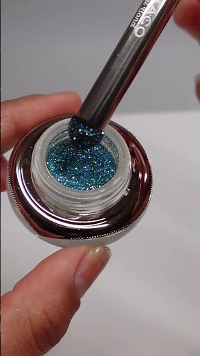 STUNNING Turquoise Holographic Nails 💙✨