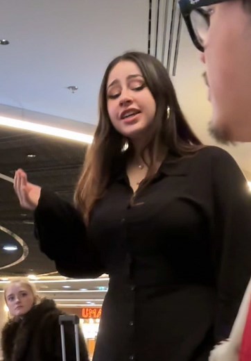 Inspiring Piano Solo Performance at Public Piano