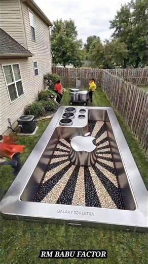 iPhone Underwater in a Swimming Pool – Real Test