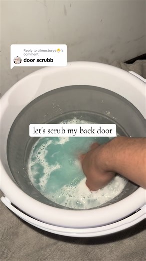 Replying to @cikenstoryy🐣 okayy i think i did okay? fun fact: i actually did this without hitting record and had to wipe off everything and do it again 😭 #cleantok #cleaningtiktok #oddlysatisfyingvideo #scrub #scrubbingasmr