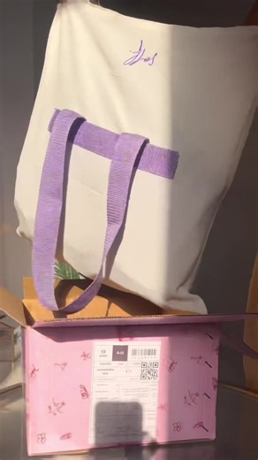 Mini Duffle Bag: Stylish & Compact Accessory