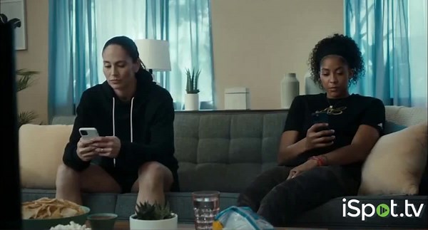 CarMax TV Spot, 'Crossover' Featuring Sue Bird and Candace Parker