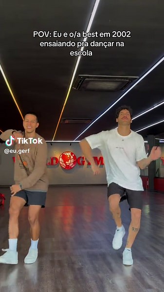 Nostalgia dos Anos 2000: A Dança que Marcou Época