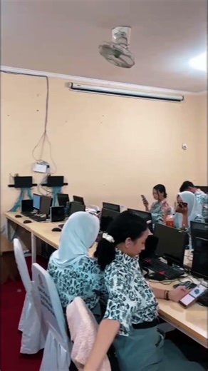 Global Challenge Readiness untuk siswa SMK PGRI 2 Denpasar