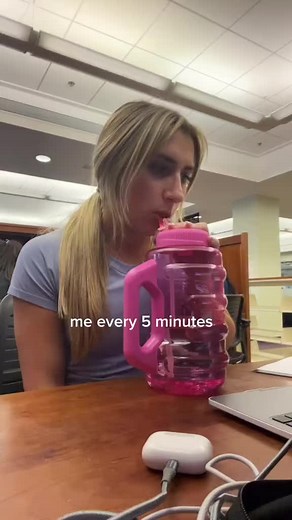 Anyone else?! 🙋🏽‍♀️ @sarahb.fit #foryoupage #foryou #fyp #girls #relatable #girlsbelike #girlproblems #funny