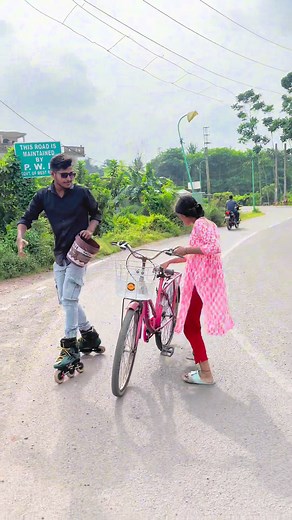 Wait for the end 🤣🤣#speedskating #skating #speedhack #jharkhand #heroentry #skatingstand #skatingskills #crazyskating #rollarskating #skatingvideo #chakawalajuto #mf900 #oxelo #skatelife #nodia #bisaktoskater #westbengal #korimpur #fullypublicrection #auntyrection #cameraman | Skater Sd