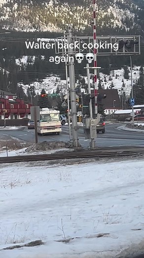 Walter White Cooking Scene: Breaking Bad Highlights