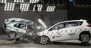 VIDEO: ANCAP performs its first car-to-car crash test - 1998 Toyota Corolla against a 2015 Toyota Corolla - paultan.org
