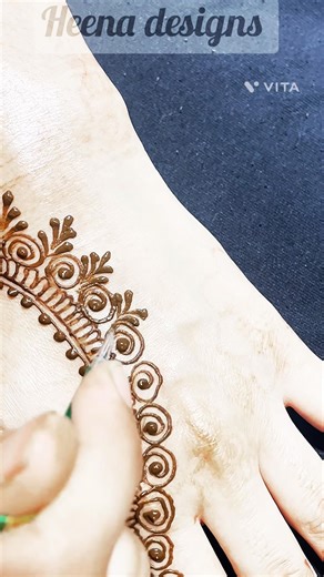 Beautiful mehndi #mehnditutorial #mehndi #hennatattoodesign #backhandmehndidesign #hennatatto