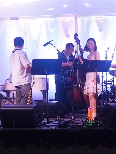 Bamboo | Robert Lee Group | Toronto Jazz Festival | 2025-06-25⁩ Released in 2025, on the album Forbidden West. Song #7 of performance at #TorontoJazzFestival Featuring: Robert Lee - Bass Jacqueline Teh - Vocals Dennis Kwok - Saxophone, Flute Roa Lee - Gayageum Jay Yoo - Guitar Jen Lo - Piano Andrew McCarthy - Drums (Village of Yorkville Park, Cumberland Avenue, Toronto, Ontario) 2025-06-25