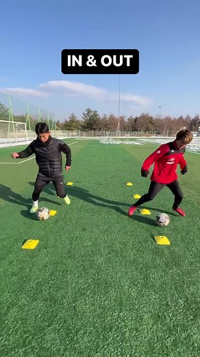 Football cone dribble drills 🔥 #football #soccer #footballdrills #soccerdrills #축구