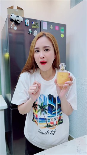Nước hoa thơm lâu: cách xịt mỗi ngày để giữ mùi