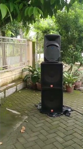feat JBL JRX100& Mackie C 300#soundsystem #sound #horeg #clarity #music #soundsultan
