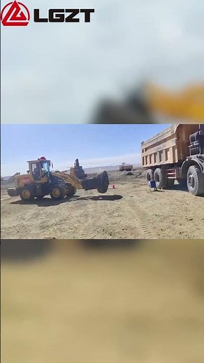 Wheel Loader with Grapple Fork – High-Efficiency Tire Handling in Action