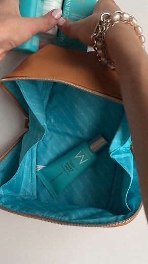 冀李Comienza una rutina de hidratación diaria con el Hydration...