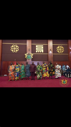 📸 | A Delegation From The Bono Regional House of Chiefs Paid A Courtesy Call On John Dramani Mahama At The Presidency On Wednesday. During The Engagement, The President Emphasised The Need To Resolve Chieftaincy Disputes To Promote Peace, Stability, And Development, While Reaffirming Government’s Commitment To Investing In Roads, Healthcare, Education, Agriculture, And Local Economic Development Across The Bono Region. #Peacefm