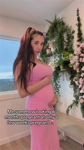 Me somehow looking 6 months pregnant at only a few weeks pregnant 🤰