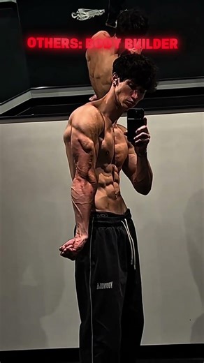 Body Builder Vs This Greek God #bodybuilding #foryoupage #fyp #gym