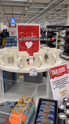 Mitä isä arvostaisi eniten tänä isänpäivänä? ❤️ Löydä lahjaideat helposti loppuviikon ostosreissulla!👇🏼 🎁 Ihanat teemamukit, josta löydät varmasti oman suosikkisi 🎁 Onnittelukortit, joilla sanat muuttuvat muistoksi 🎁 Huippumerkkien partakoneet ja kosmetiikkalahjapakkaukset 🎁 Tämän hetken suosituimmat kirjat 🎁 Pehmo -ja merinovillasukat lämmittämään viilenevinä iltoina 🎁 Alusvaatteet ja yöasut, joista varmasti löydät isän uudet lempparit #cittarihoitaa #kcitymarket | K-Citymarket