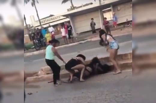 Vídeo: briga entre grupos de mulheres acaba com três esfaqueadas no DF