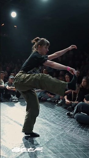 Animated ballerina makes incredible moves #dance #robot #animation #shorts