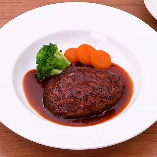 風味豊かな♪ 赤ワインで煮込みハンバーグのレシピ動画・作り方 | デリッシュキッチン