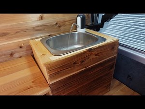 [車中泊DIY #25] 便利な小型シンク(ギャレー)を自作しました | 軽バンでも邪魔にならない