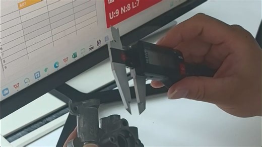 不管是多复杂的零件，拿上你的卡尺，接入QWise系统，一分钟就帮您完成产品检验！