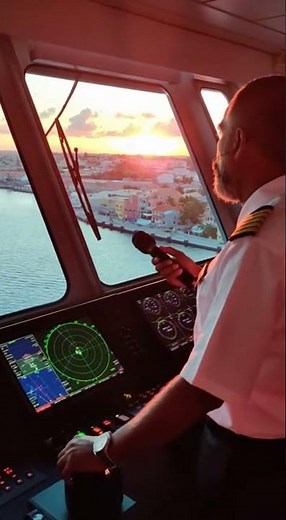 Inside the Cockpit | Real Flight Moments & Pilot Action